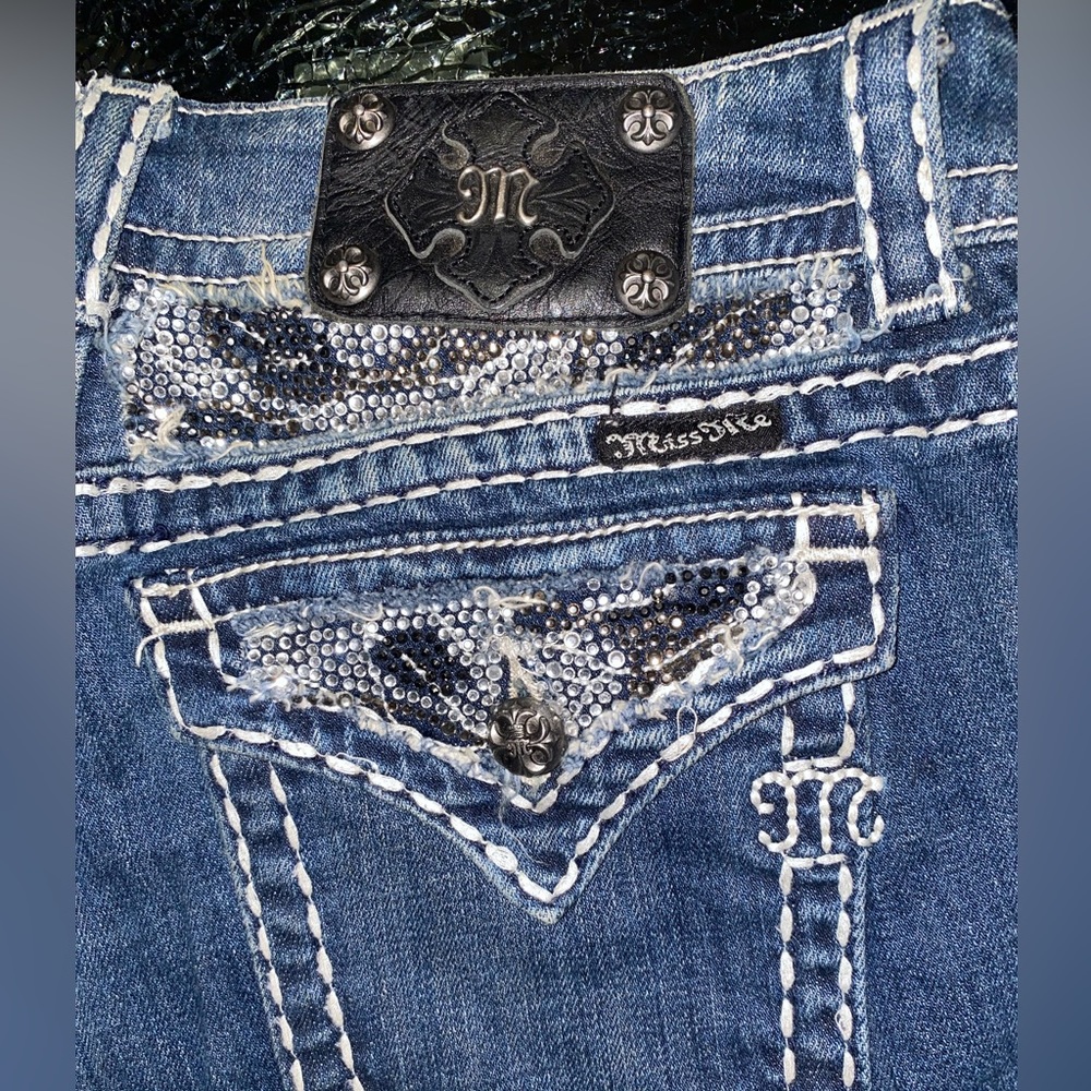Woman’s Miss Me jeans - Picture 3 of 7